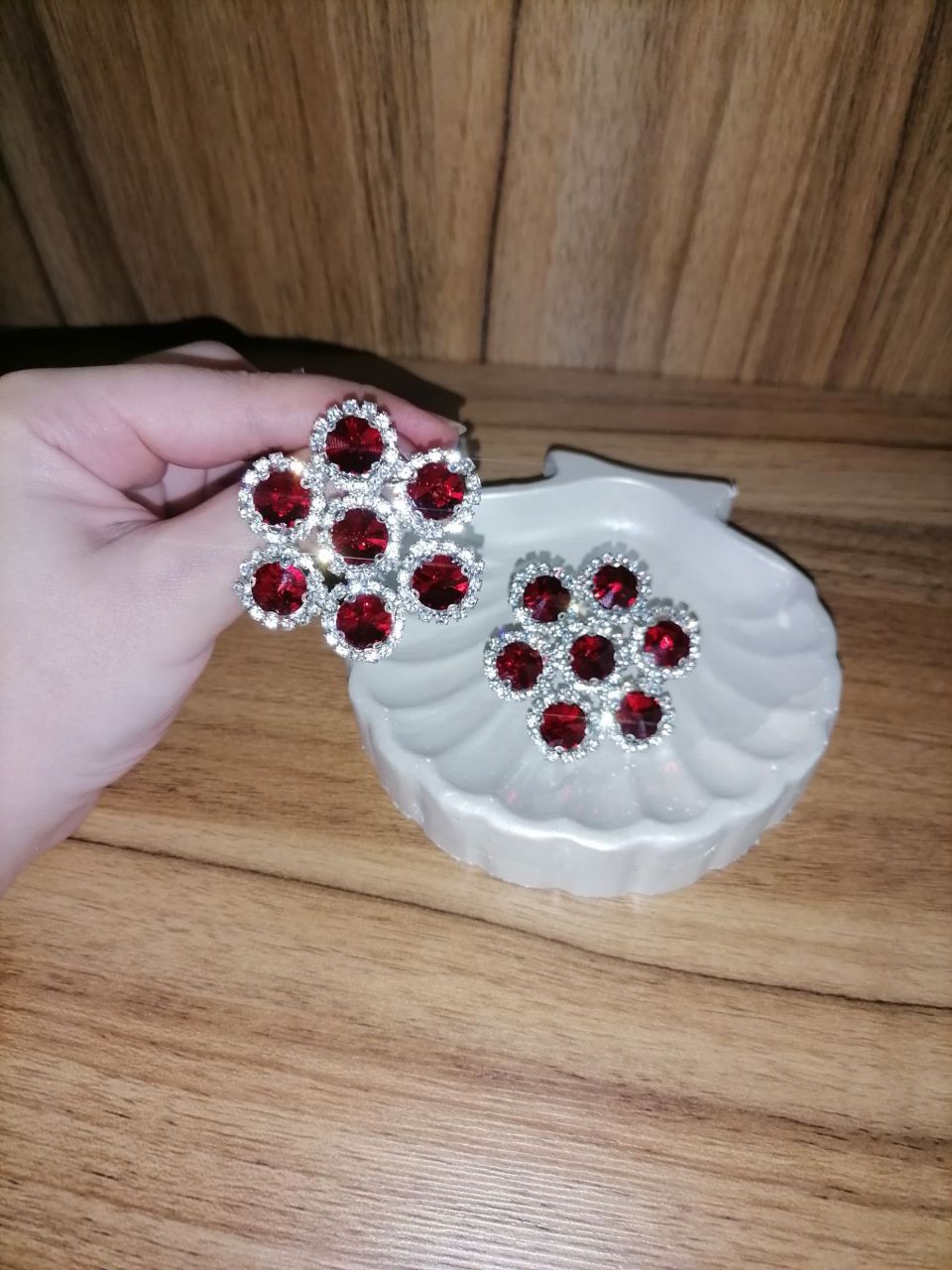 گوشواره میخی